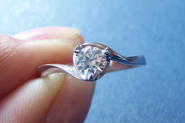 老庙的钻石戒指可以回收吗 钻石好价值更高