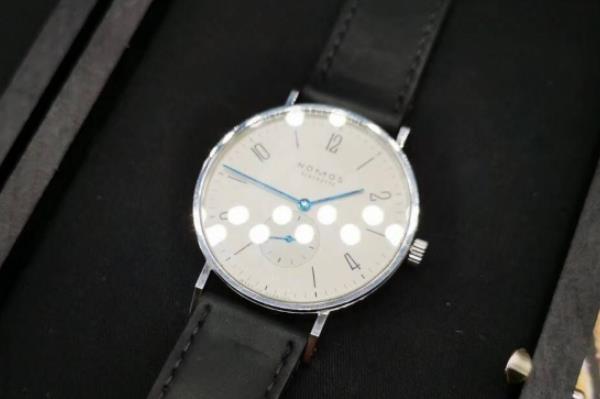 nomos二手表回收价格和款式有关吗