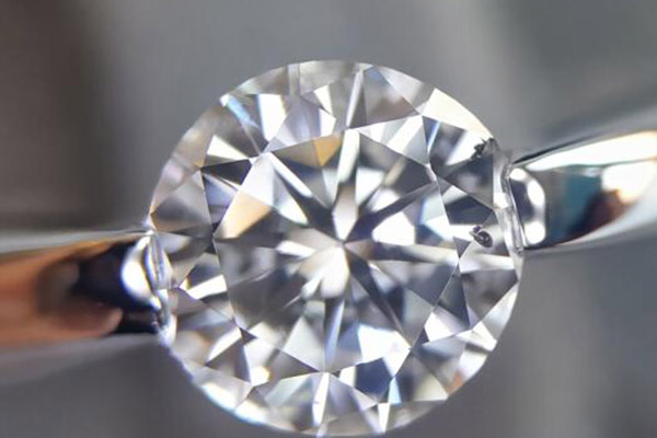 钻石能回收多少钱要考虑品质好坏