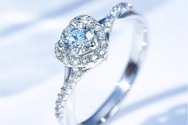 钻石戒指首饰回收价格是怎么算的