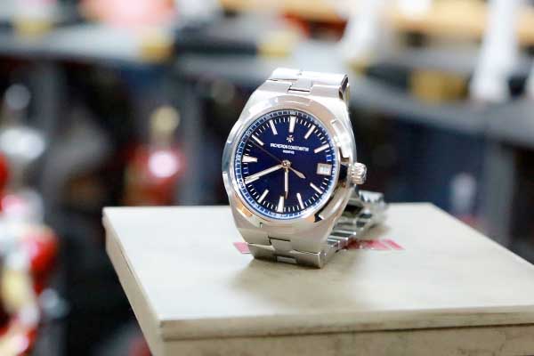 正规二手手表回收店是如何评估报价的