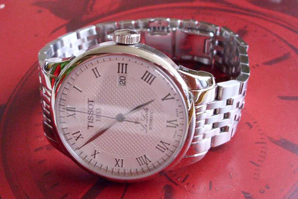 天梭力洛克手表回收能卖多少钱 