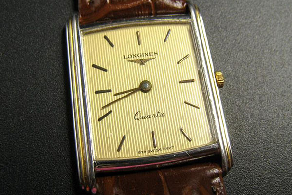 35年前的手表回收多少价格在哪能查到