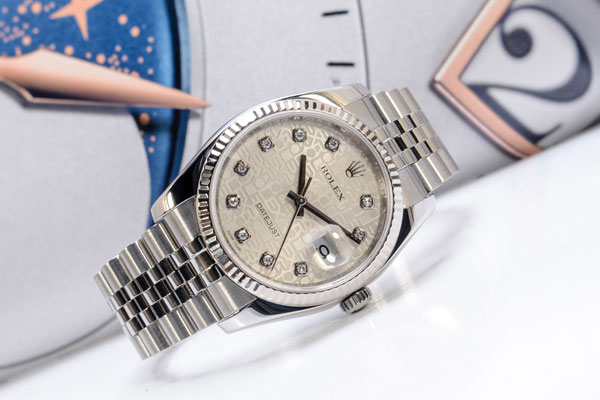 买什么手表比较保值 可以看看这些变现超公价的牌子