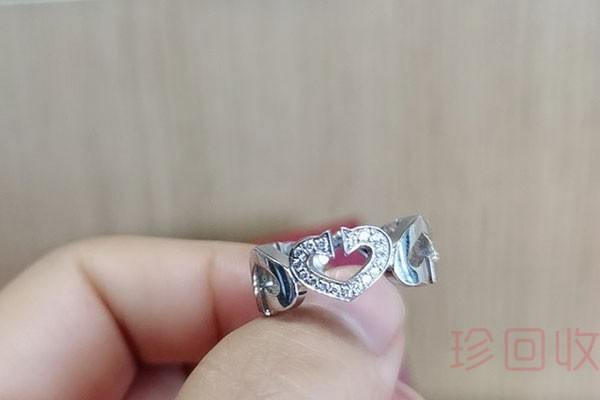 卡地亚爱心18K玫瑰金钻石戒指