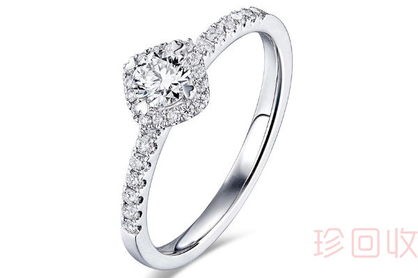 六福珠宝 爱很美系列18K金群镶钻石戒指