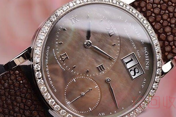 瑞士朗格手表回收价格与什么依据有关