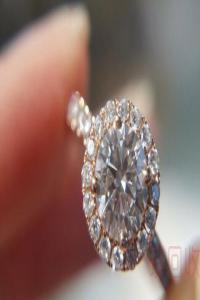 钻戒买来1w7能卖多少关键在于钻石品质