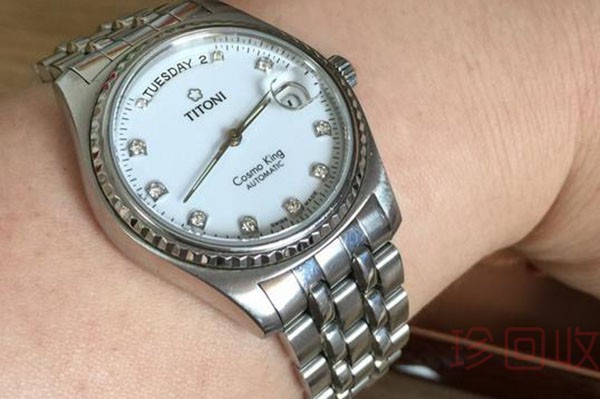 老旧的梅花手表回收还值钱吗 